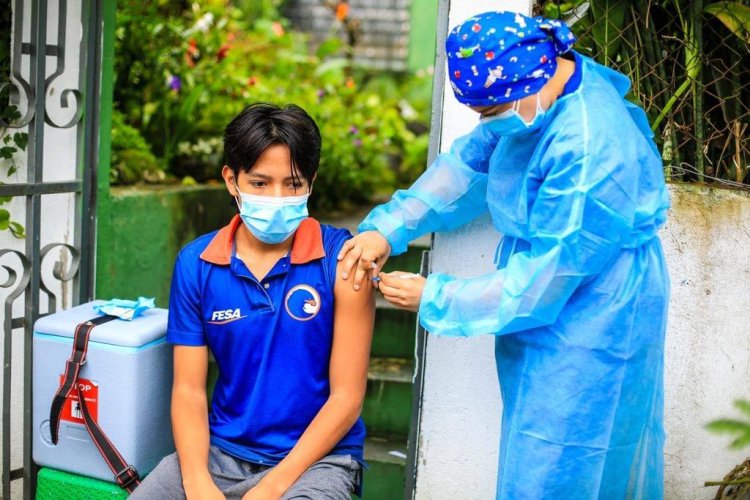 El Gobierno de El Salvador, mantiene jornada de Vacunación