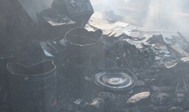 Don Orlando solicita ayuda para reconstruir su vivienda en Apopa