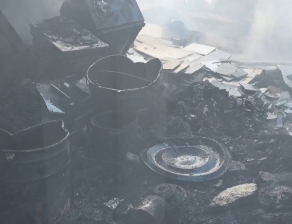 Don Orlando solicita ayuda para reconstruir su vivienda en Apopa