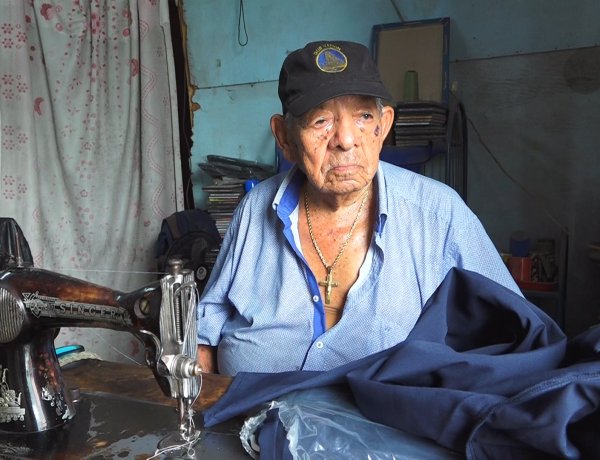 Don Manuel Urías un reconocido sastre en Quezaltepeque