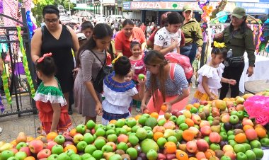 Celebración del Día de la Cruz en la Parroquia Santa Catalina de Apopa