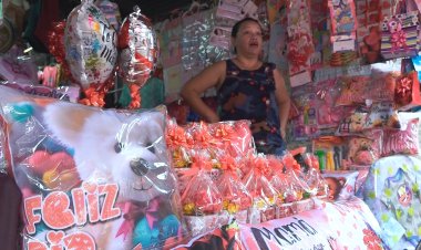 En Quzaltepeque, los Comerciantes Celebran el Día de la Madre con Ofertas Especiales