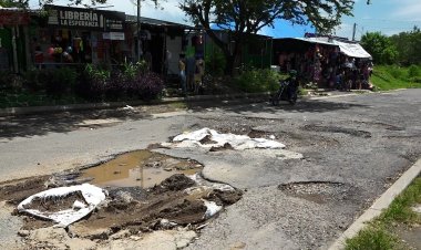 Calles en mal estado en el Distrito Italia en Tonacatepeque