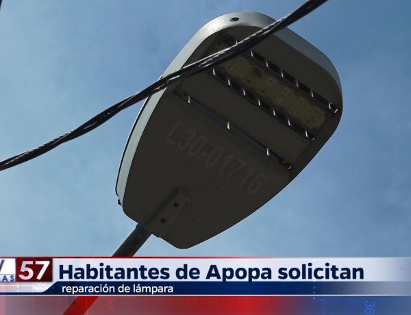 Habitantes de Apopa solicitan reparación de una lámpara