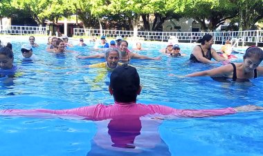 En el Distrito de Nejapa realizan actividad acuática diseñadas especialmente para mujeres