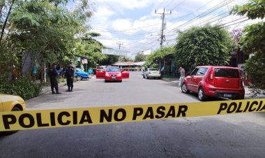 Una persona fallecida dentro de un vehículo en la colonia Popotlán, Apopa,