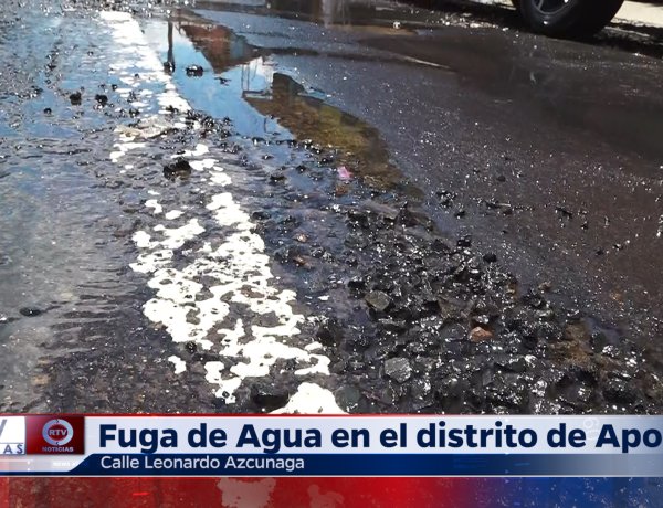 Una fuga de agua potable obstaculiza el paso en Apopa