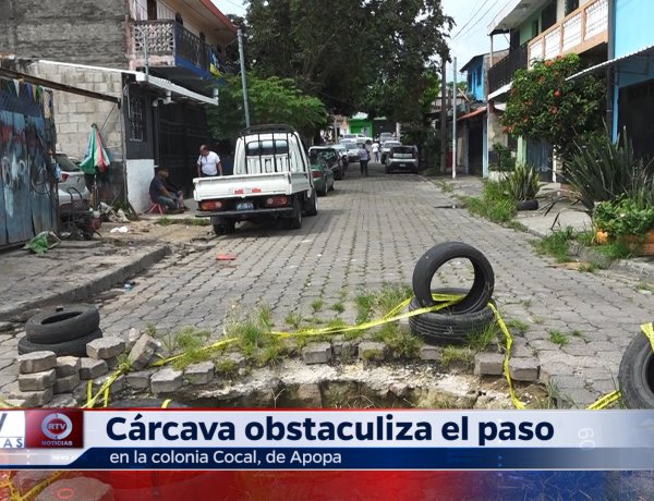 CÁRCAVA OBSTACULIZA EL PASO EN LA COLONIA COCAL DE APOPA