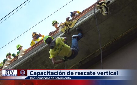 Capacitación de rescate vertical de Comandos de Salvamento