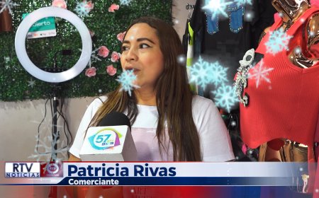 Los comerciantes del distrito de Apopa preparados con su mercadería para esta época navideña