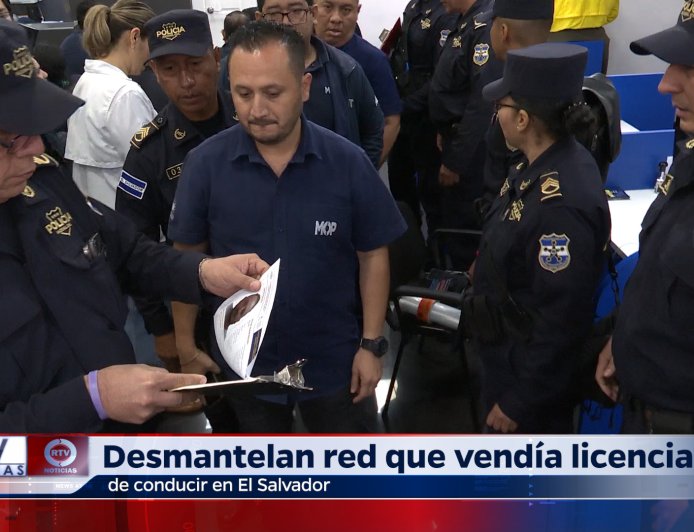 Fiscalía desmantela red de corrupción que alteraba exámenes para licencias de conducir