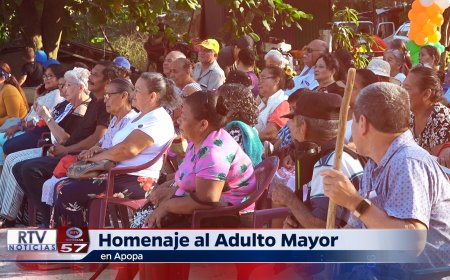 Celebración en honor al adulto mayor en Apopa